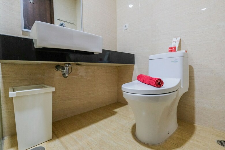 Strategic Location 2br Gallery West Apartment