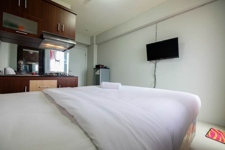 Studio City View Green Pramuka City Apartment
