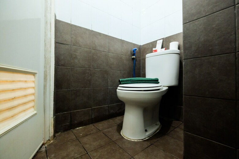Studio City View Green Pramuka City Apartment
