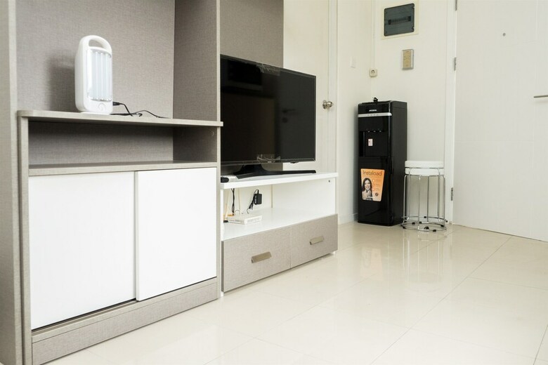 Modern 2br Apartment At Parahyangan Residence