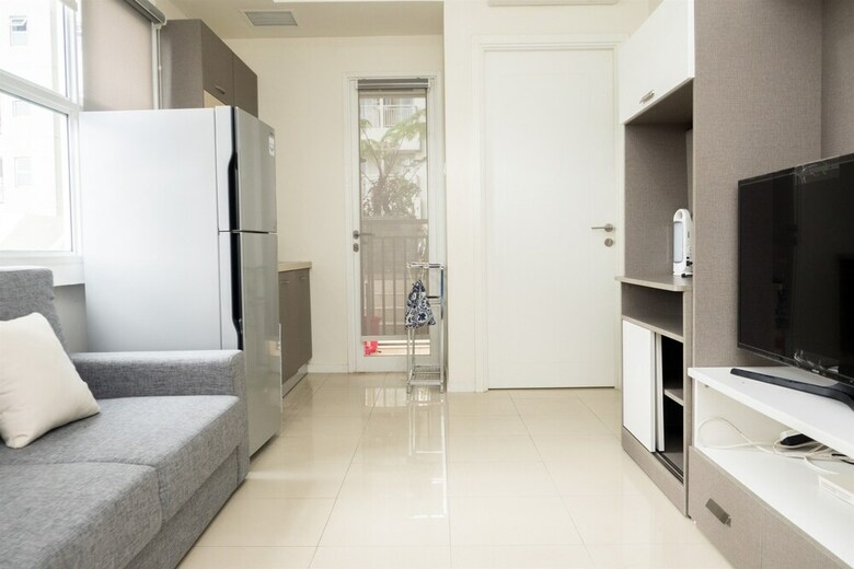 Modern 2br Apartment At Parahyangan Residence