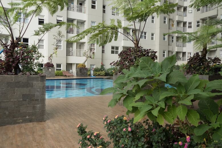 Modern 2br Apartment At Parahyangan Residence