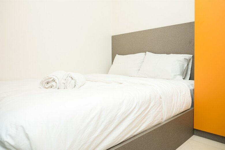 Modern 2br Apartment At Parahyangan Residence