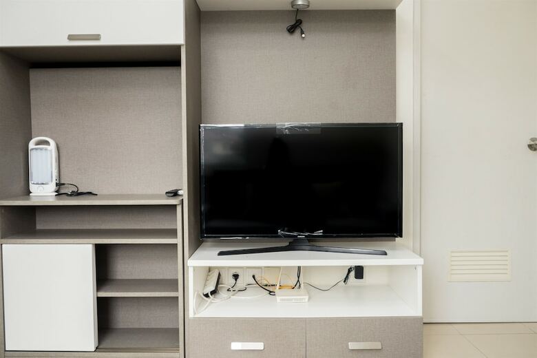 Modern 2br Apartment At Parahyangan Residence