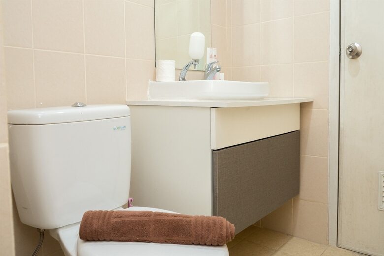 Modern 2br Apartment At Parahyangan Residence