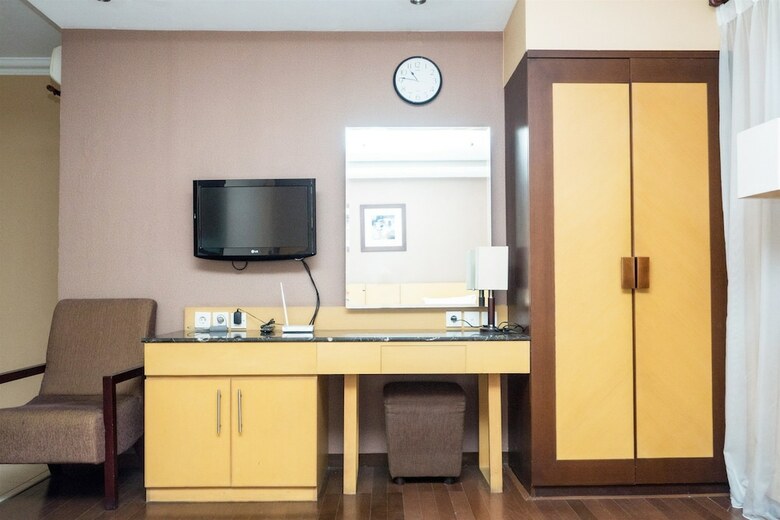 Spacious Studio Room At Grand Setiabudi Apartment
