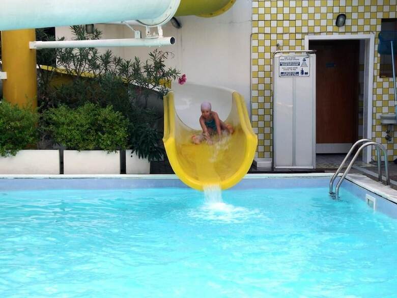 Residencia Hotel Alba Holiday