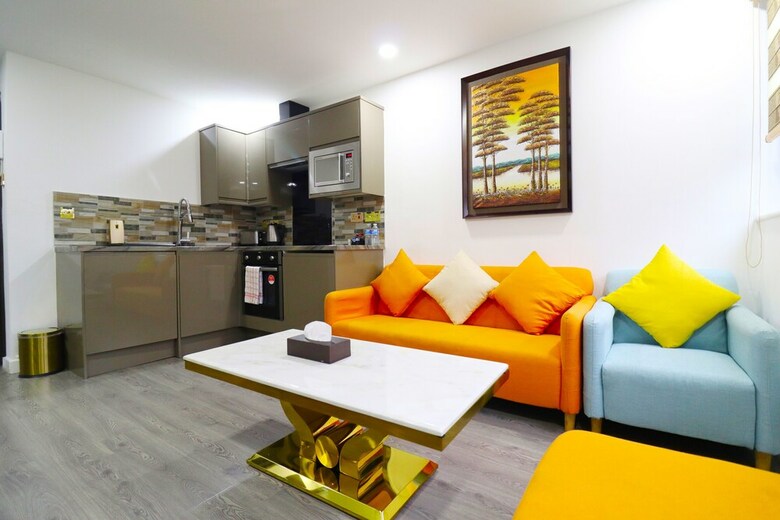 Queen Stay Apartments