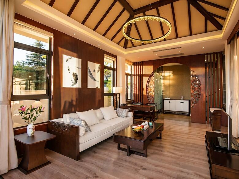 Meili Xiangyue Canghai Golf Hotel