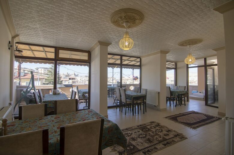 Hostal Kamelya Cave Hostel - Adults Only