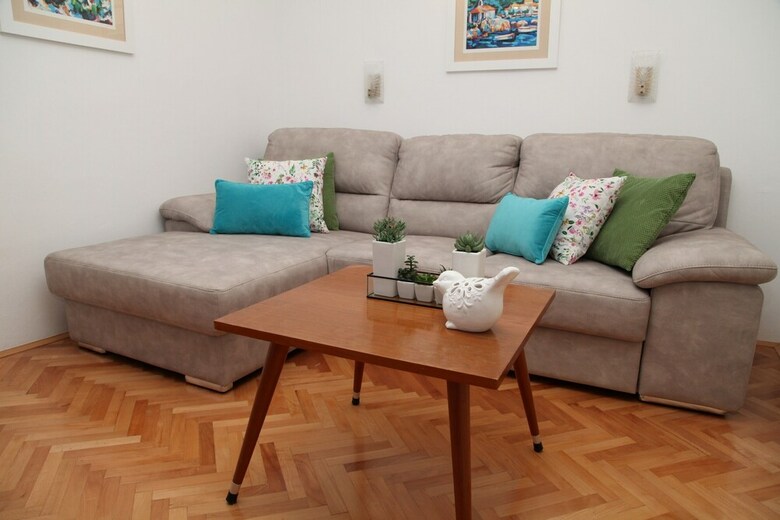 Apartments Brodarica Center