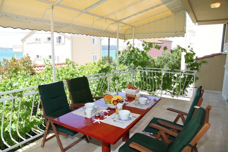 Apartments Brodarica Center