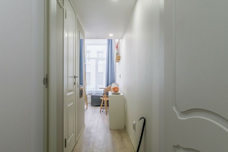 Tomi Apartments