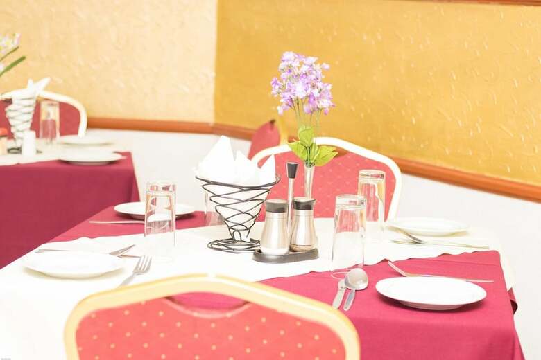 Hotel Royal Basin Resort