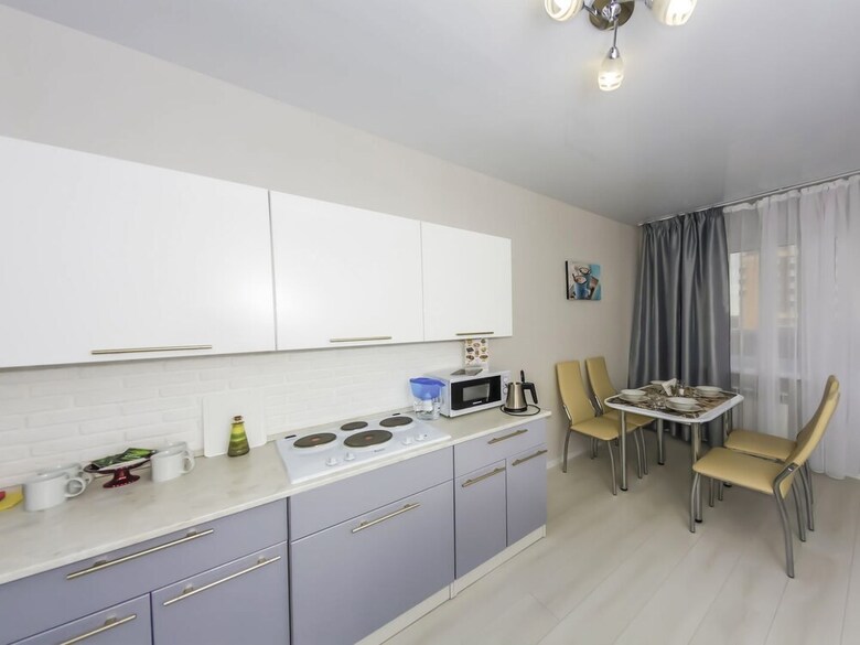 Apartment On Prospect Lenina 140