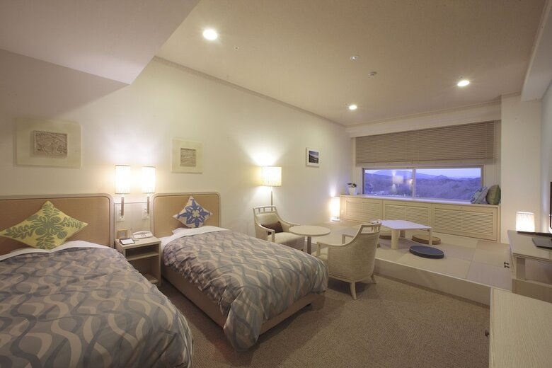 Hotel Spa Resort Hawaiians Monolith Tower