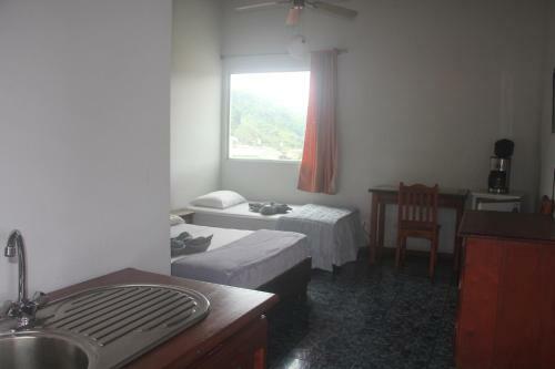 Hostal Hotel Reventazon & Guesthouse