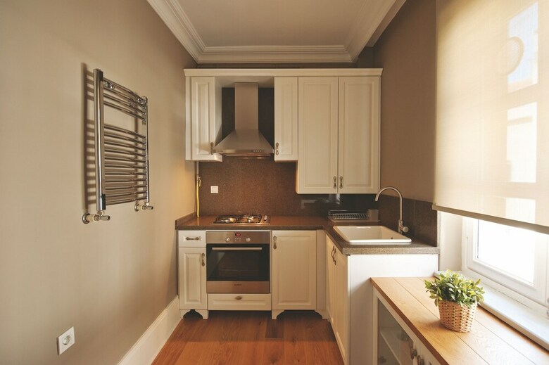 1 Bedroom Apartment W Kitchen