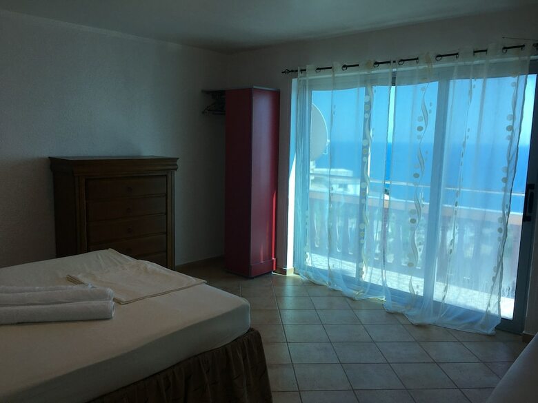 Hotel Apartments & Rooms Castello
