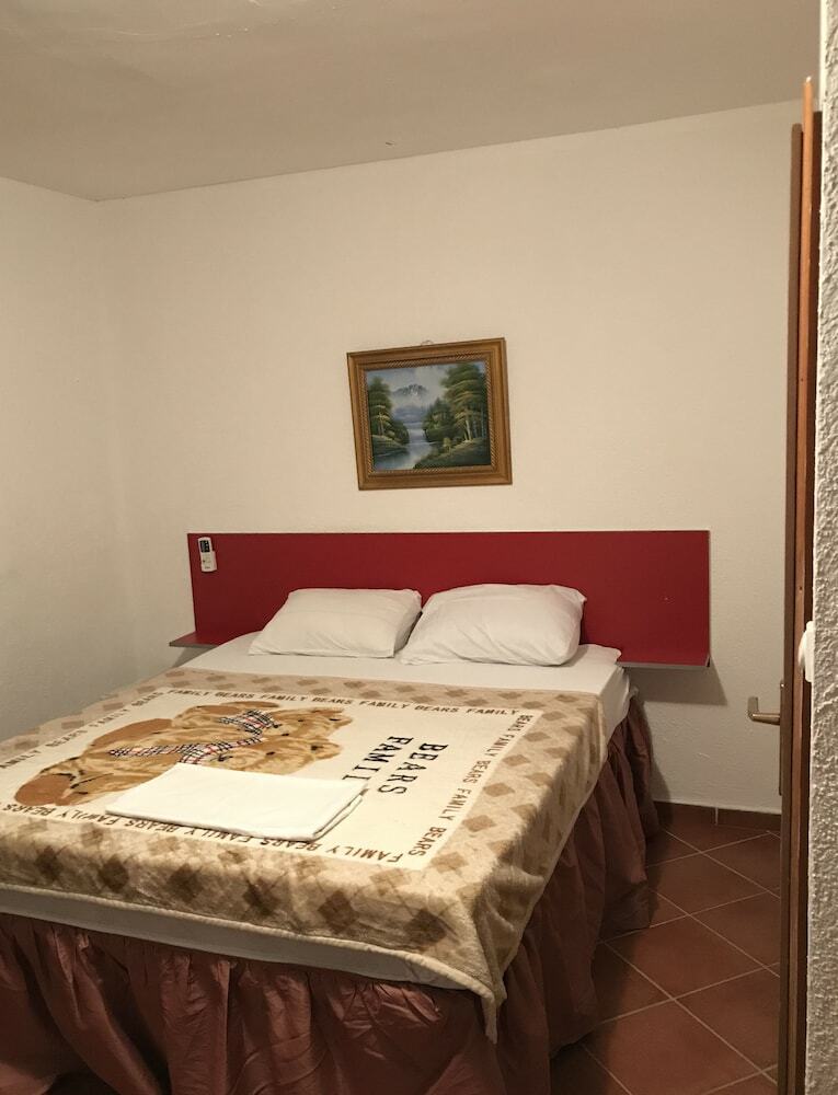 Hotel Apartments & Rooms Castello