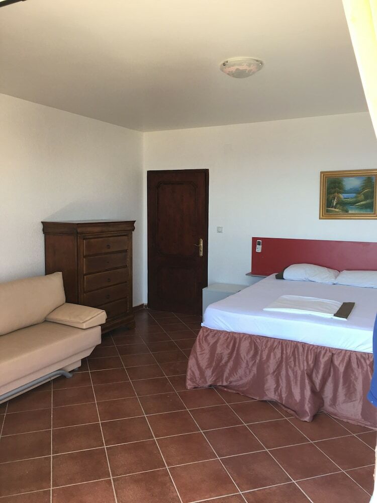 Hotel Apartments & Rooms Castello