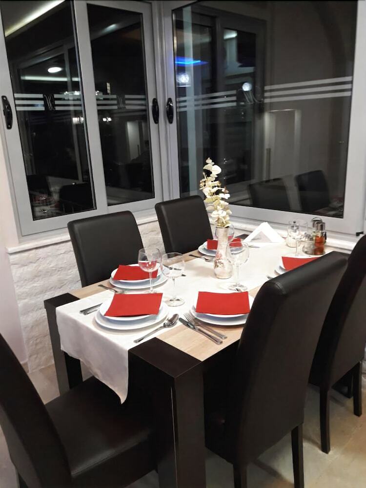Hotel Apartments & Rooms Castello