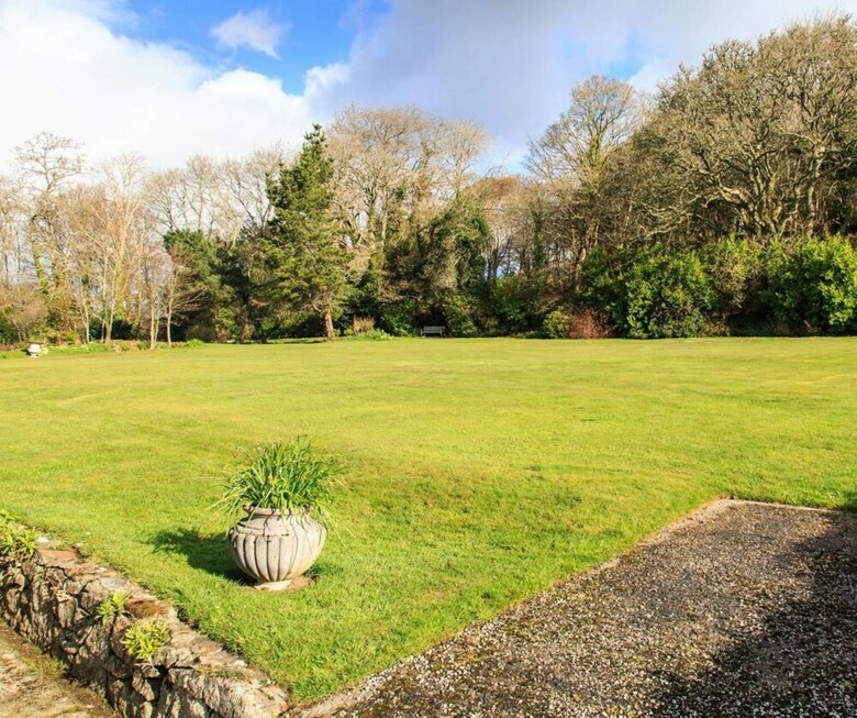 River View Cottage With Garden