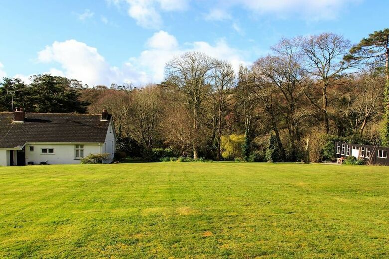 River View Cottage With Garden