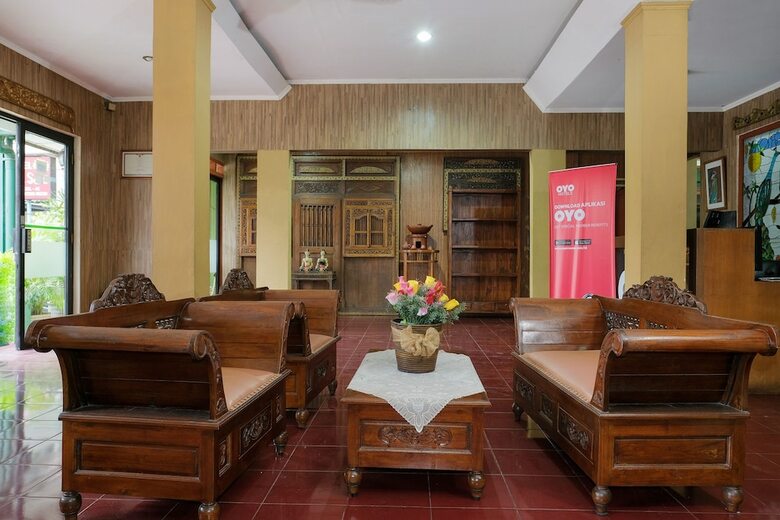 Oyo 585 Hotel Perwita Sari