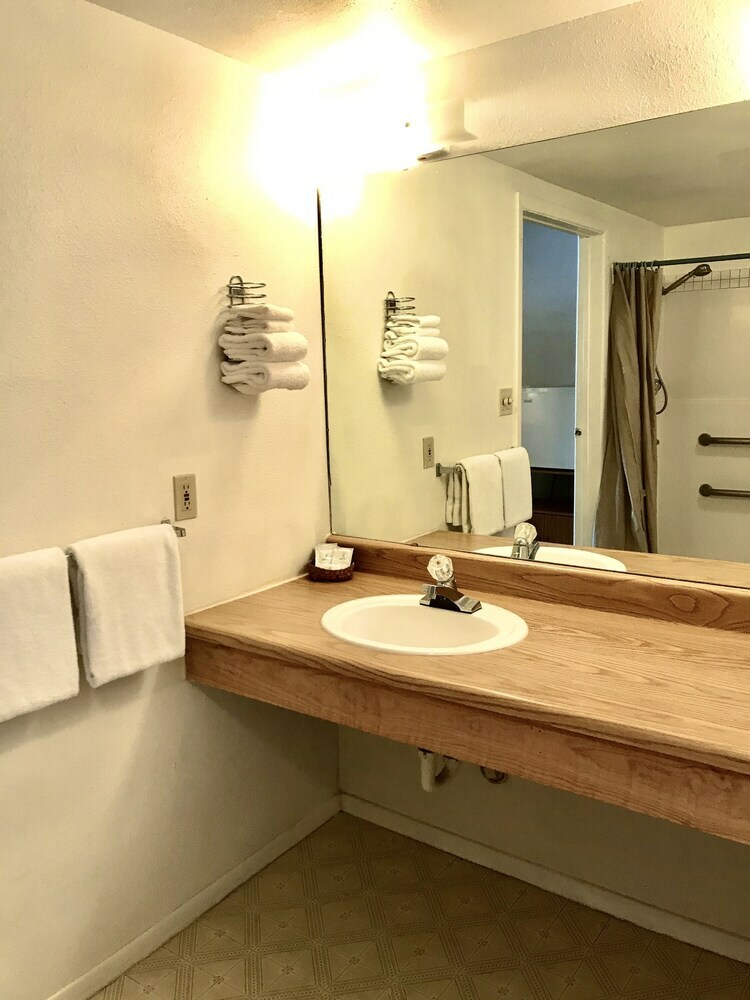 Motel El Meson Lodge