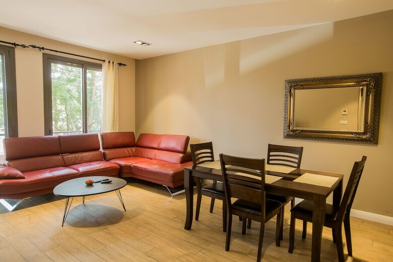 Apartamentos Accra Fine Suites