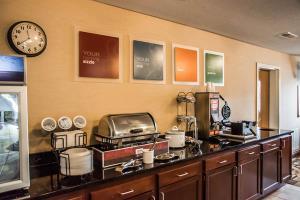 Hotel Comfort Inn & Suites