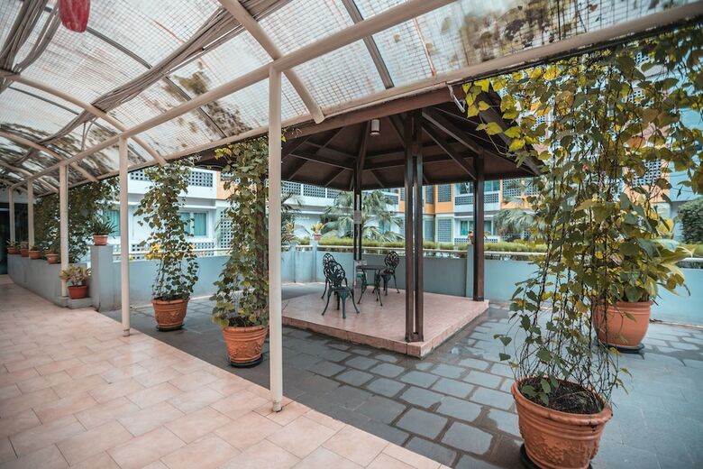 Hotel Oyo 670 Margonda Residence 1 Dan 2