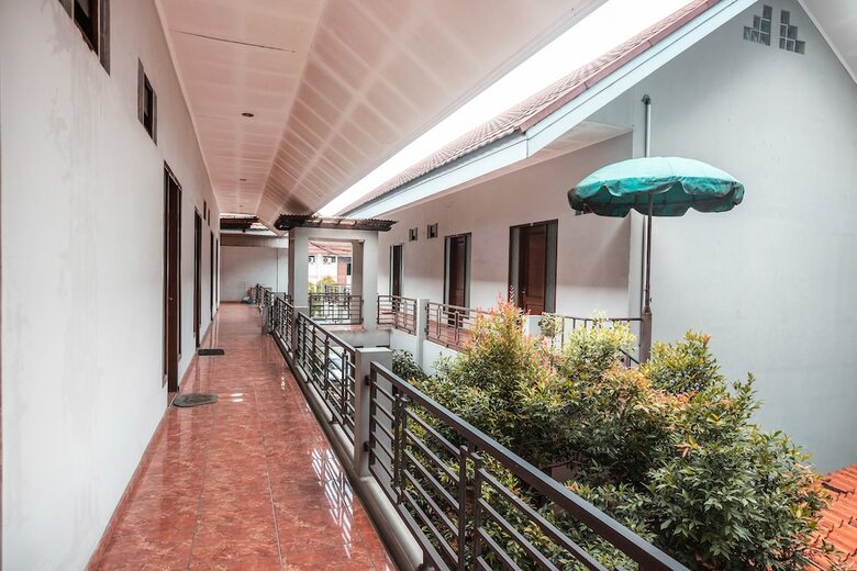Oyo 686 Bunga Karang Hotel