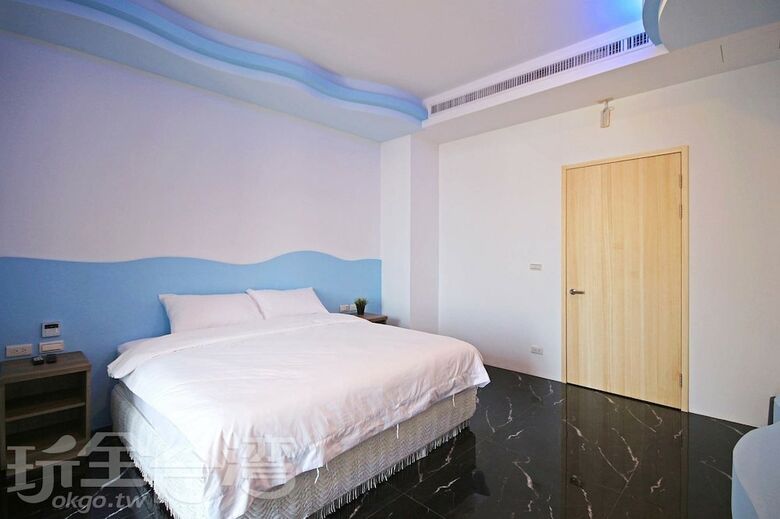 Bed & Breakfast House16