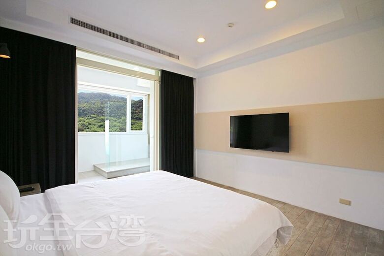 Bed & Breakfast House16