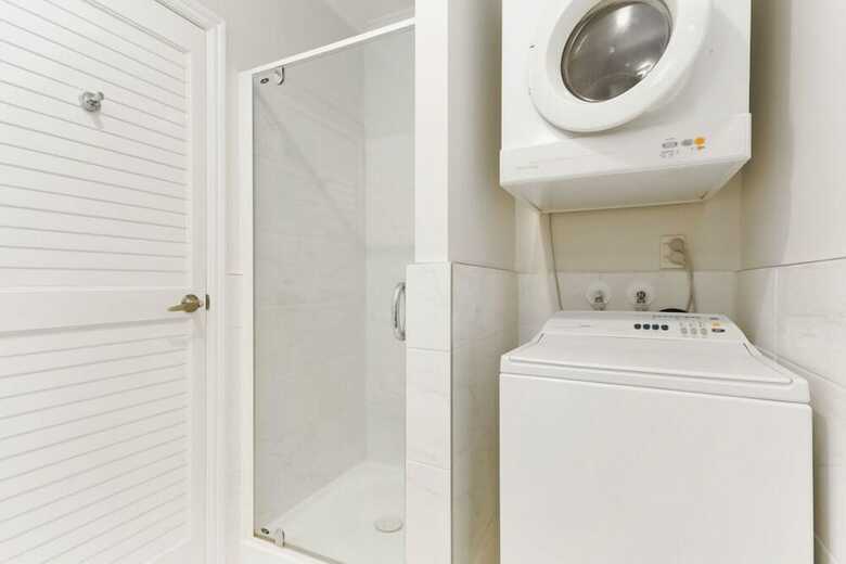 Zodiak's Princes Wharf 1 Bedroom Apartment