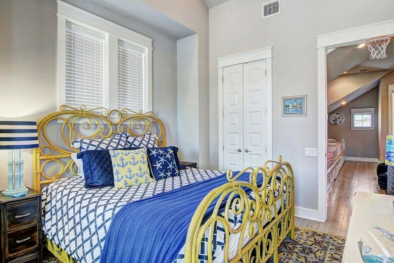Cinnamon Shore- Amazing Grace 128 St