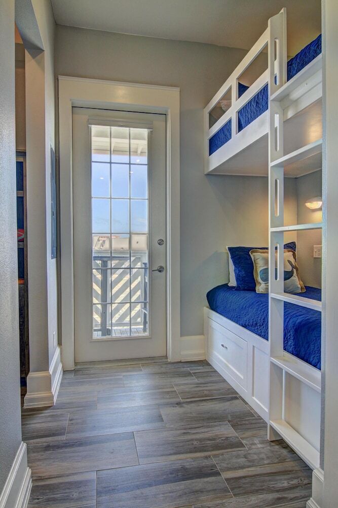 Cinnamon Shore- Seaside Tc 10301