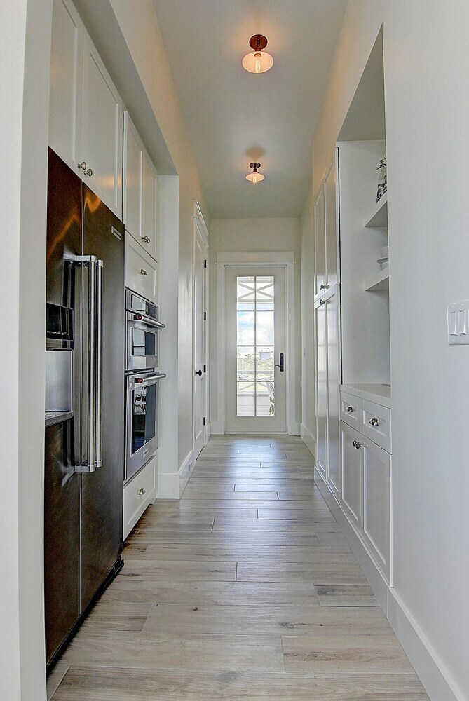 Cinnamon Shore- Southern Charm 259 Be