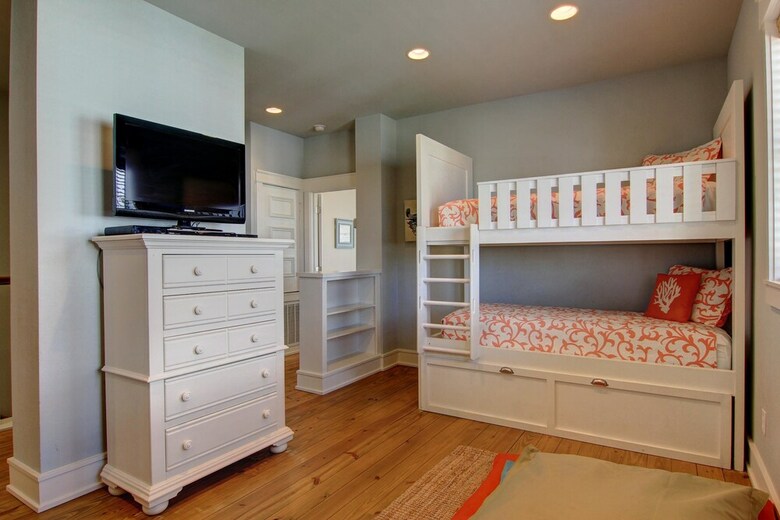Cinnamon Shore- Grey Mist 123 St