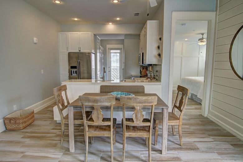 Cinnamon Shore- Ocean Pearl Tc 10205