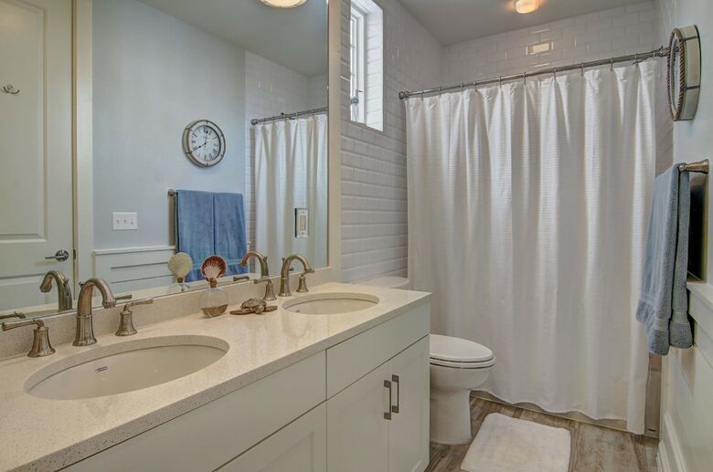 Cinnamon Shore- Ocean Pearl Tc 10205