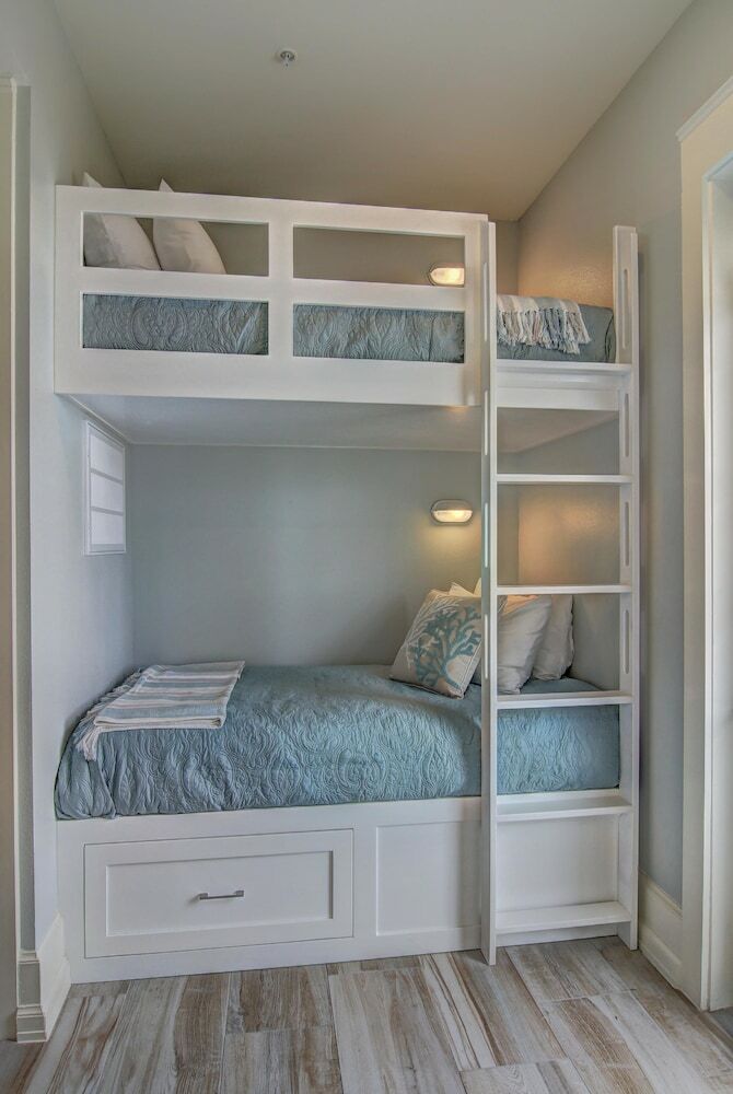 Cinnamon Shore- Ocean Pearl Tc 10205