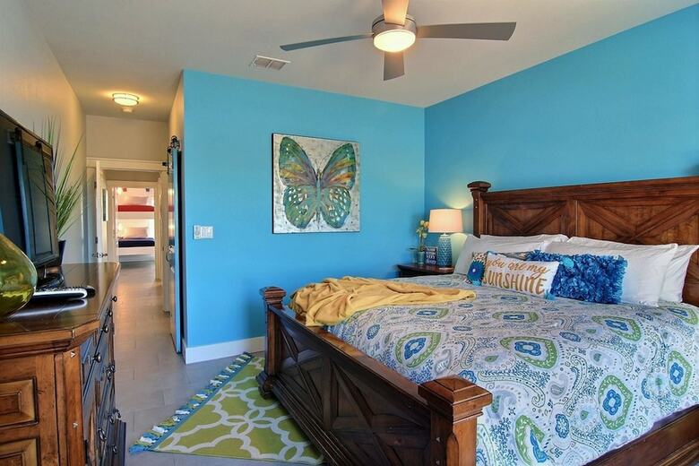 Cinnamon Shore- Nautical Dream 249 Hi