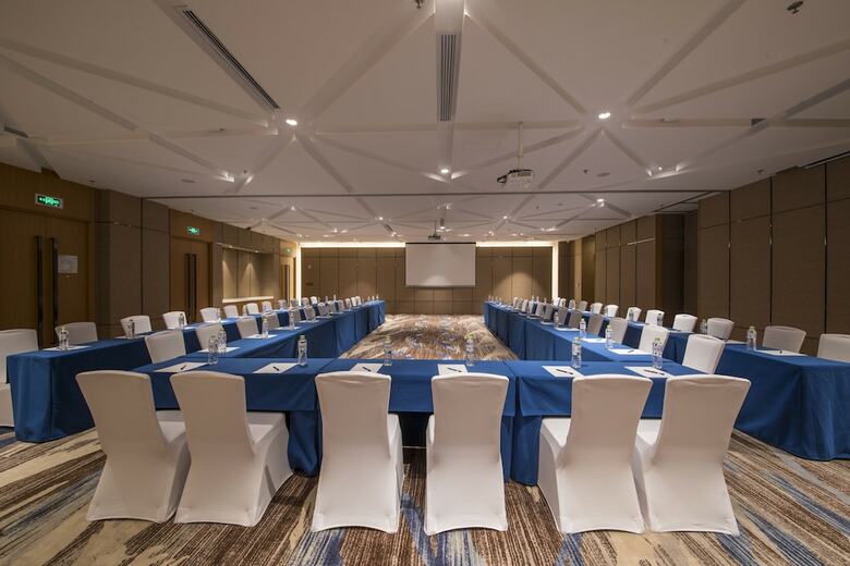 Hotel Holiday Inn Express Qingdao Chengyang Central