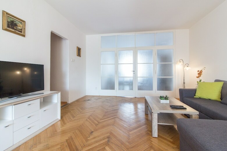 Large Apartment 1min Walk To Metro Andel By Easybnb