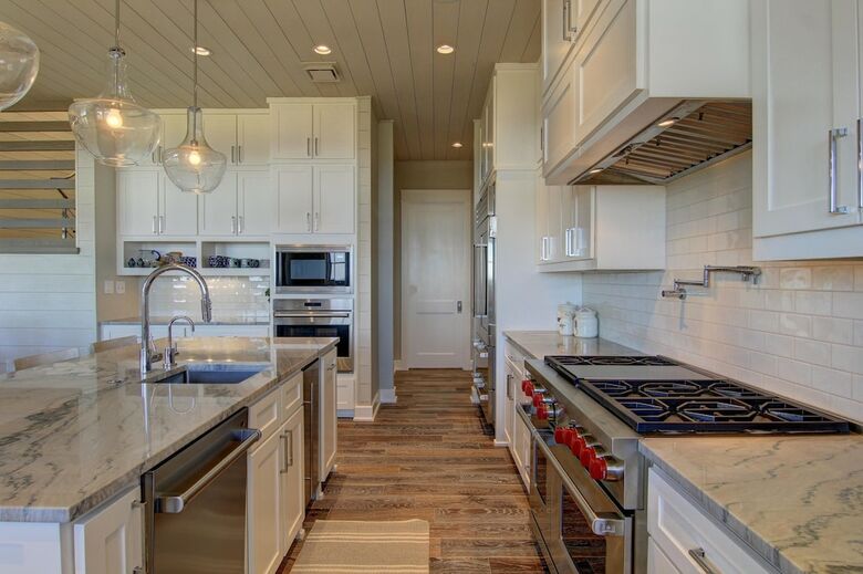 Cinnamon Shore- Barefoot Beach 236 Se