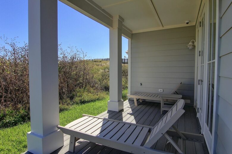 Cinnamon Shore- Barefoot Beach 236 Se
