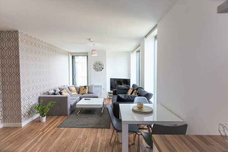 Beautiful Apartments In Media City